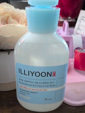 ILLIYOON  Top-to-Toe Wash in - Gentle Ceramide Care